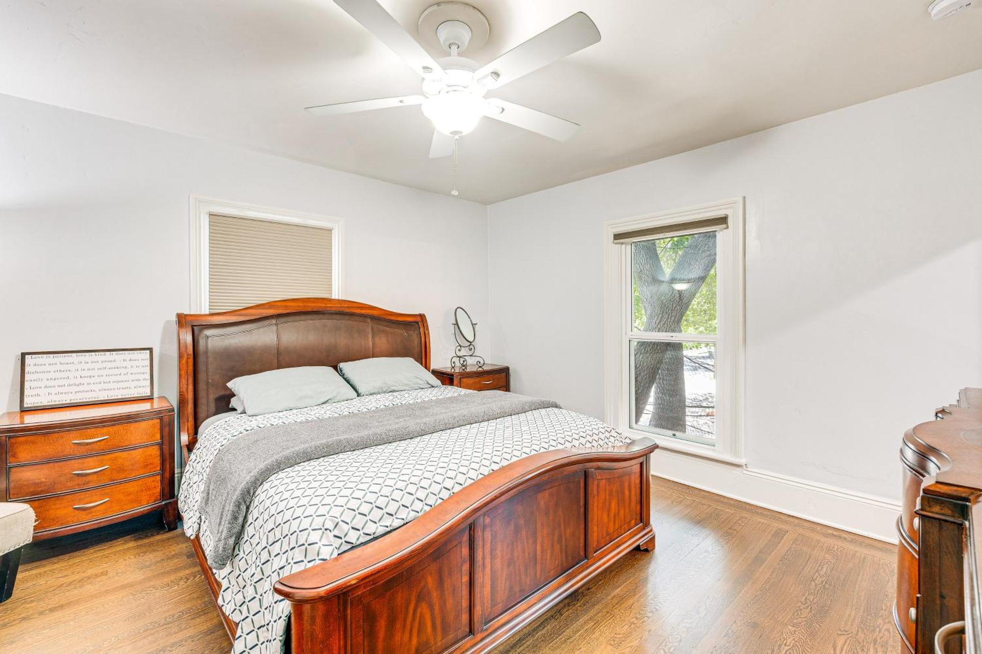 Bright Woodland Apartment Walk To Main Street Exterior photo